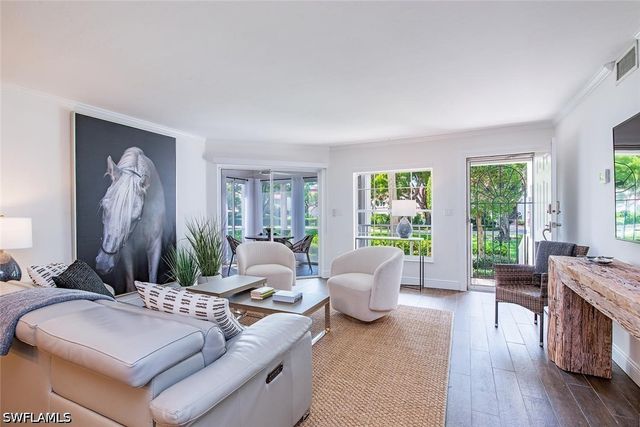 5633 Turtle Bay DR 35, Naples, FL 34108