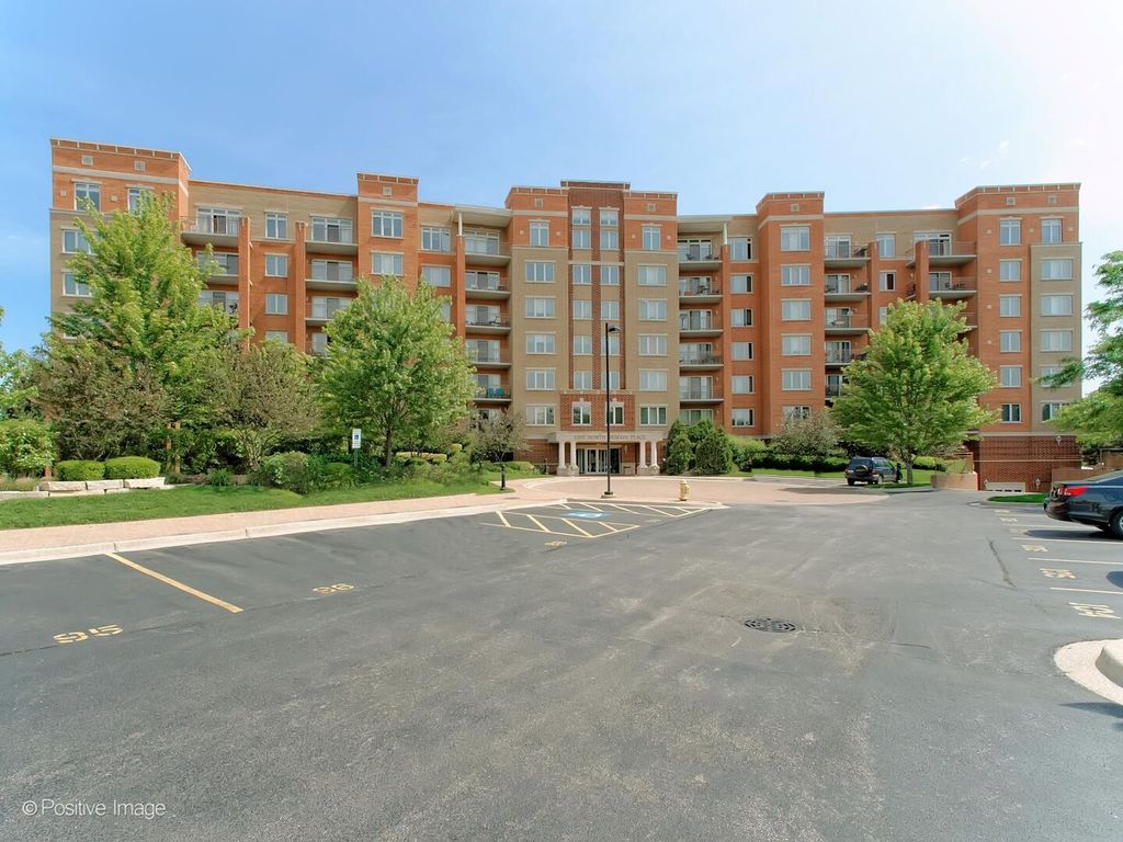 1 N Beacon Place 404, La Grange, IL 60525 — exterior