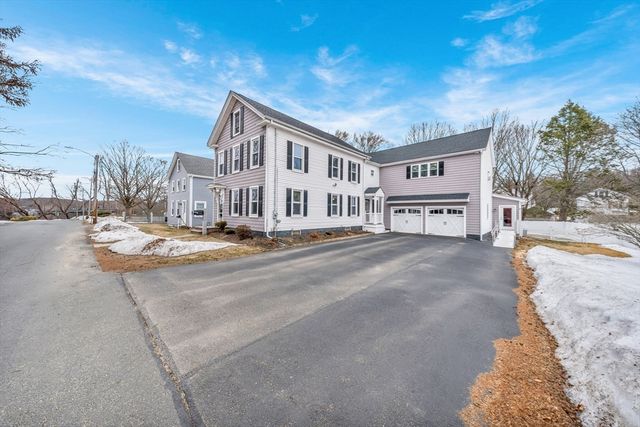 8 School St, Groveland, MA 01834