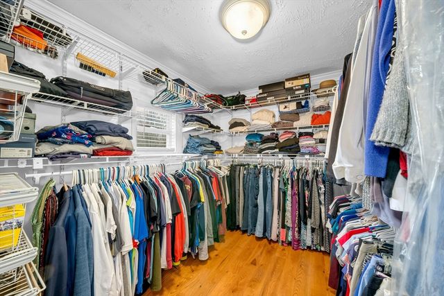 8 School St, Groveland, MA 01834