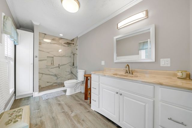 8 School St, Groveland, MA 01834