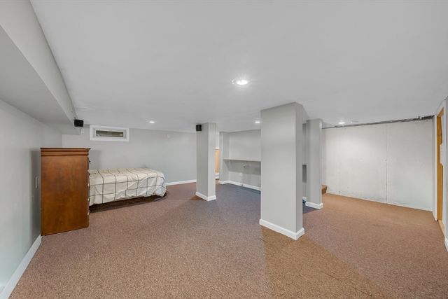 8 School St, Groveland, MA 01834