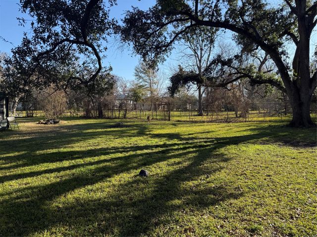 117 Cabaniss Avenue, Baytown, TX 77520