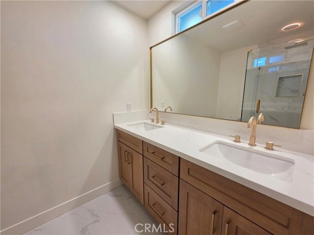 18719 Bassett, Reseda (los Angeles), CA 91335