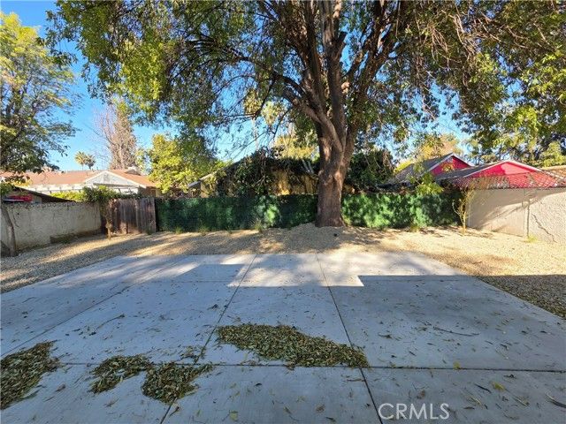 18719 Bassett, Reseda (los Angeles), CA 91335
