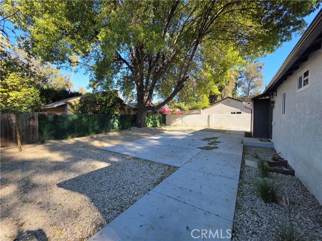 18719 Bassett, Reseda (los Angeles), CA 91335