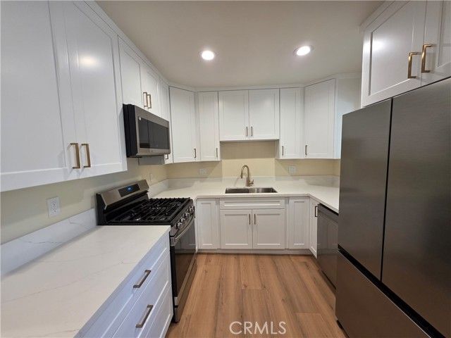 18719 Bassett, Reseda (los Angeles), CA 91335