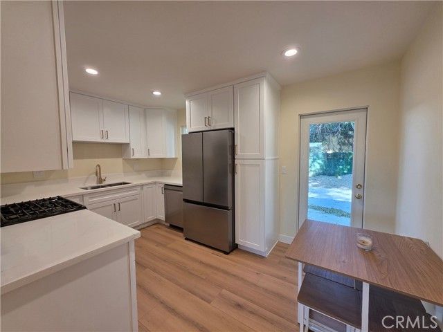 18719 Bassett, Reseda (los Angeles), CA 91335