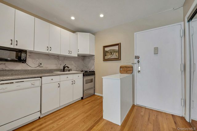 2221 Palmer Avenue 3G, New Rochelle, NY 10801