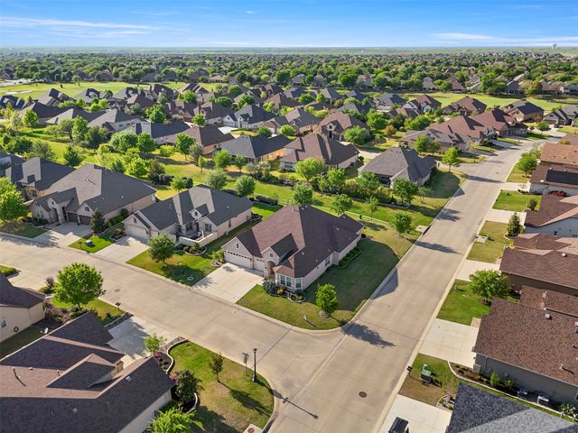 9700 Blackwood Drive, Denton, TX 76207