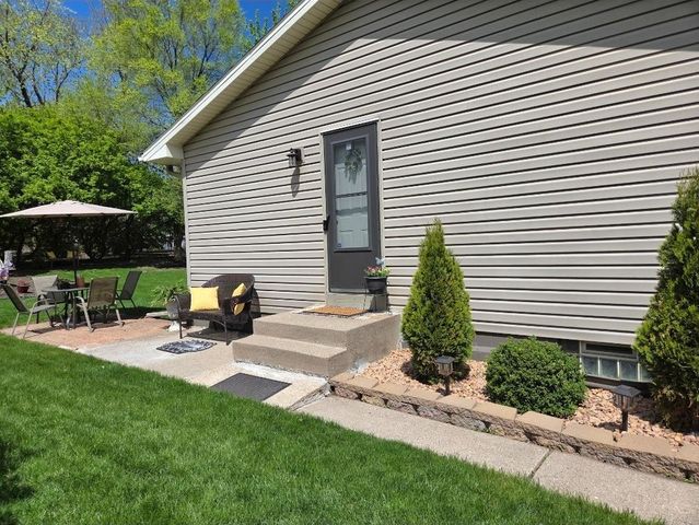 7335 Clayton Avenue, Inver Grove Heights, MN 55076