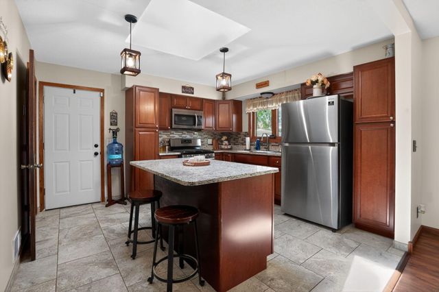 7335 Clayton Avenue, Inver Grove Heights, MN 55076
