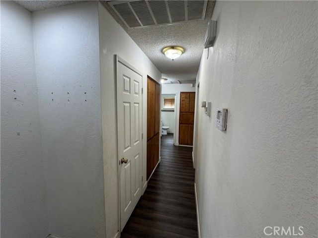 21815 Klickitat Avenue, Apple Valley, CA 92307