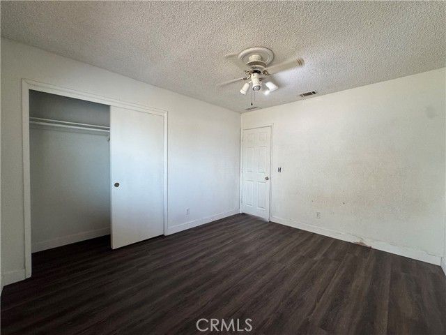 21815 Klickitat Avenue, Apple Valley, CA 92307