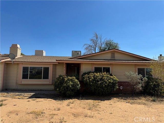 21815 Klickitat Avenue, Apple Valley, CA 92307