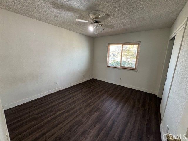 21815 Klickitat Avenue, Apple Valley, CA 92307