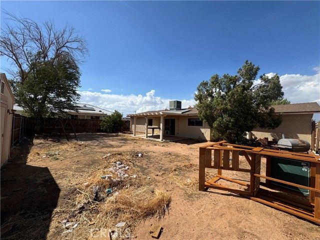 21815 Klickitat Avenue, Apple Valley, CA 92307