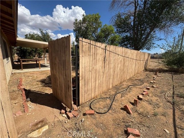 21815 Klickitat Avenue, Apple Valley, CA 92307