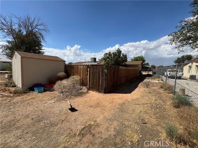 21815 Klickitat Avenue, Apple Valley, CA 92307