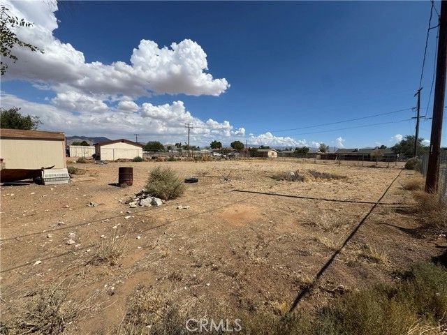 21815 Klickitat Avenue, Apple Valley, CA 92307