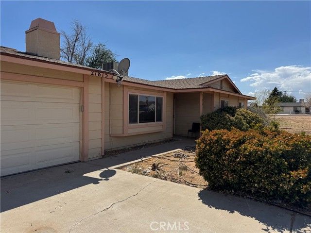 21815 Klickitat Avenue, Apple Valley, CA 92307
