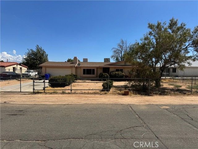 21815 Klickitat Avenue, Apple Valley, CA 92307