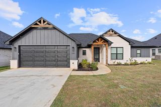 109 Mia Ln, Longview, TX 75604