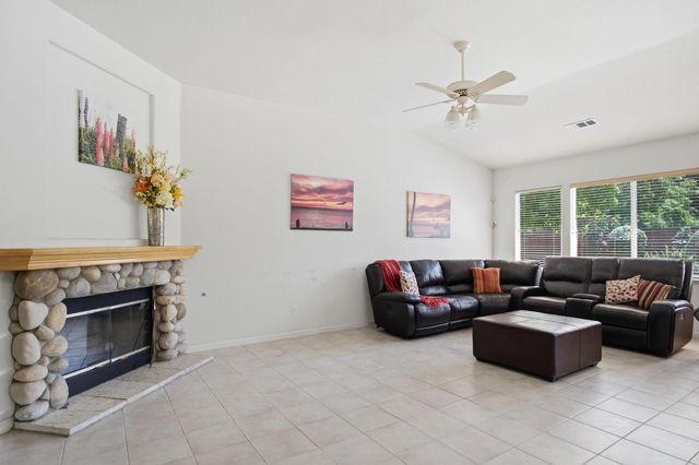 4201 Belvedere Ct, Modesto, CA 95357