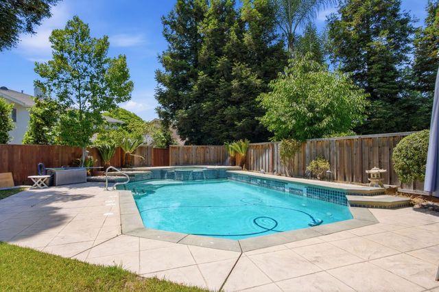 4201 Belvedere Ct, Modesto, CA 95357