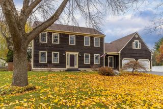 8 Moss Glen Lane, South Burlington, VT 05403