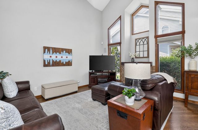 319 Jamatt Court, Naperville, IL 60540