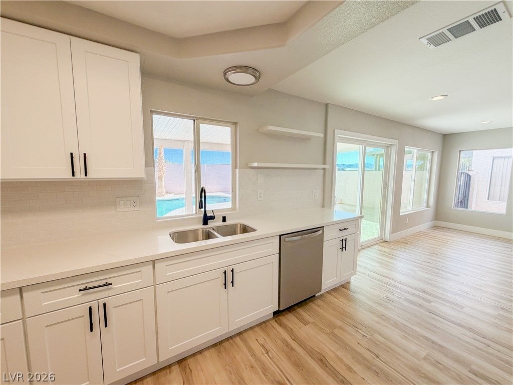 Image 14 of property listing at 935 Plantain Lily Avenue, Las Vegas, NV 89183