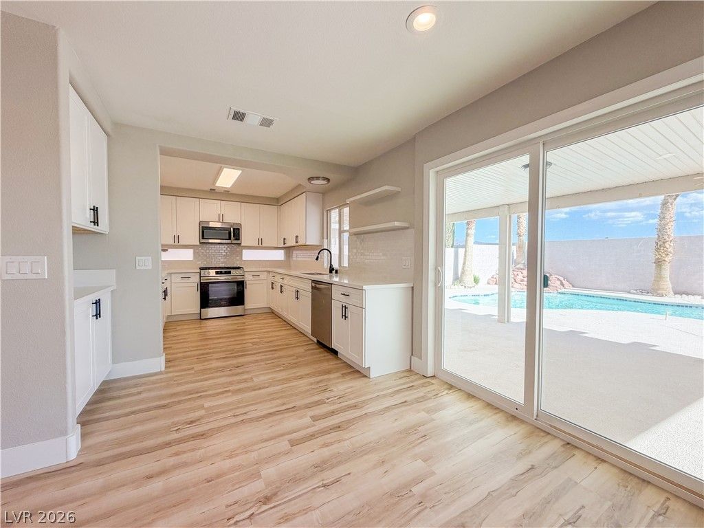Image 2 of property listing at 935 Plantain Lily Avenue, Las Vegas, NV 89183
