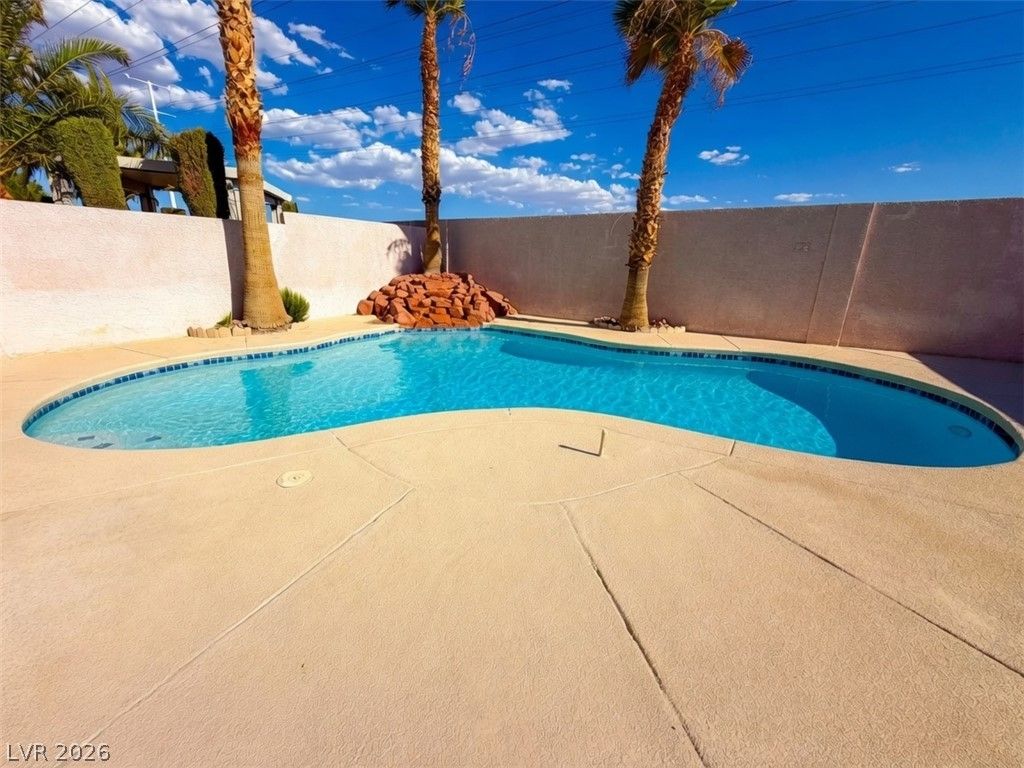 Image 4 of property listing at 935 Plantain Lily Avenue, Las Vegas, NV 89183