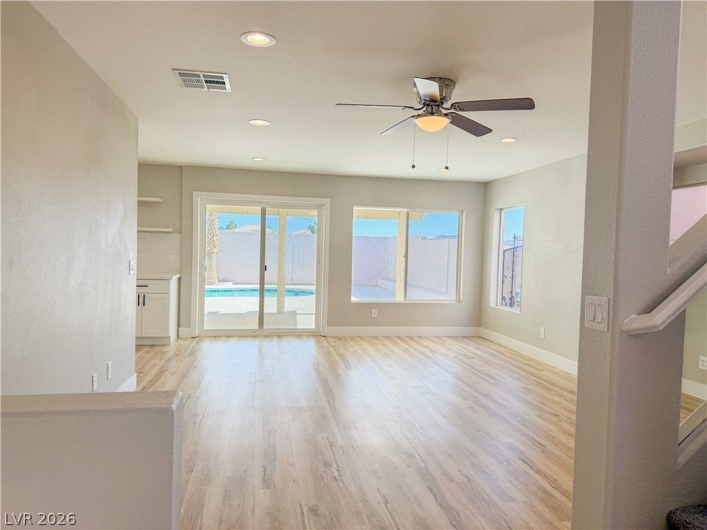 Image 5 of property listing at 935 Plantain Lily Avenue, Las Vegas, NV 89183