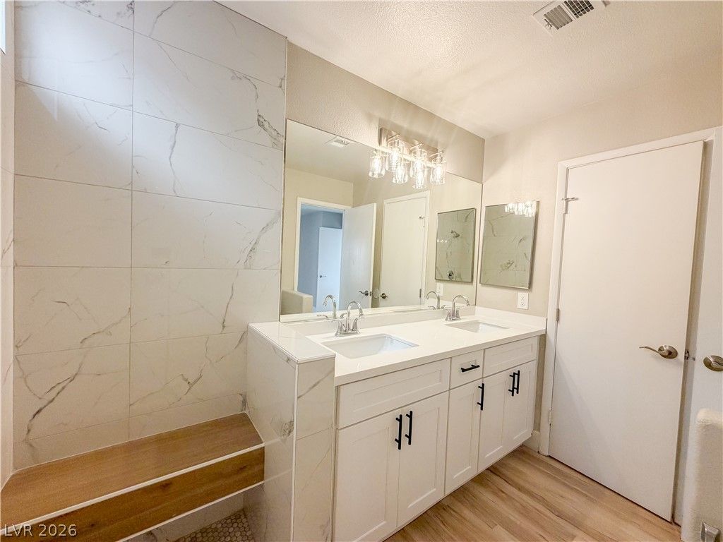 Image 9 of property listing at 935 Plantain Lily Avenue, Las Vegas, NV 89183