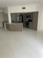 3155 NE 184th St 8105, Aventura, FL 33160
