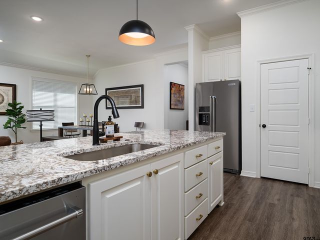 3024 Royal Garden Road, Tyler, TX 75701