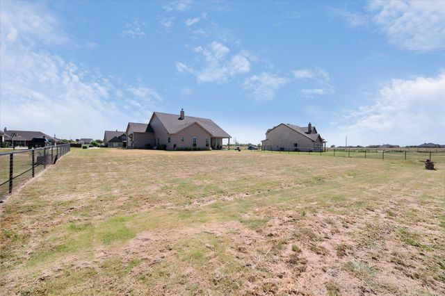 130 Red Cliff Court, Rhome, TX 76078