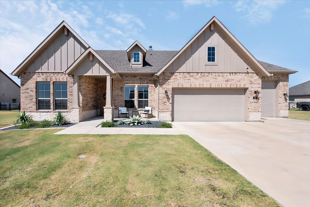 130 Red Cliff Court, Rhome, TX 76078