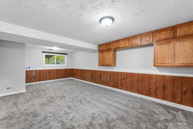 1125 Darby Lane, Roselle, IL 60172