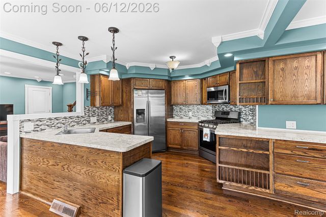 218 W Greenlawn Avenue, Lansing, MI 48910
