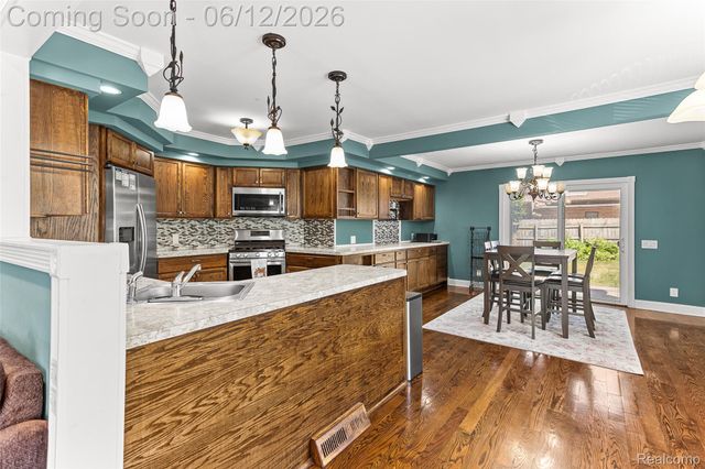 218 W Greenlawn Avenue, Lansing, MI 48910