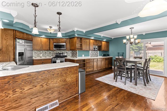 218 W Greenlawn Avenue, Lansing, MI 48910