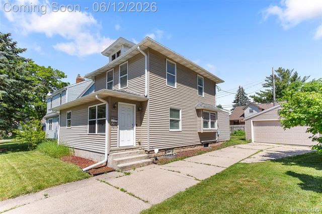 218 W Greenlawn Avenue, Lansing, MI 48910
