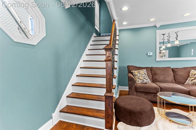 218 W Greenlawn Avenue, Lansing, MI 48910