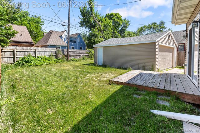 218 W Greenlawn Avenue, Lansing, MI 48910