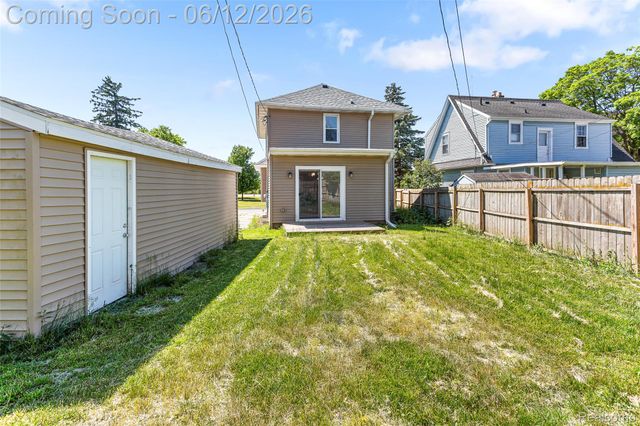 218 W Greenlawn Avenue, Lansing, MI 48910