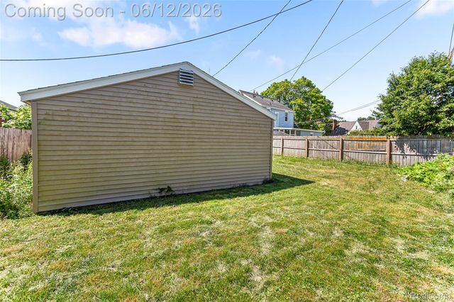 218 W Greenlawn Avenue, Lansing, MI 48910