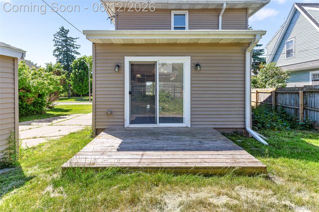 218 W Greenlawn Avenue, Lansing, MI 48910